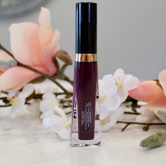 TooFaced Melted Latex Lipstick in Can’t Touch This - Picture 5 of 8